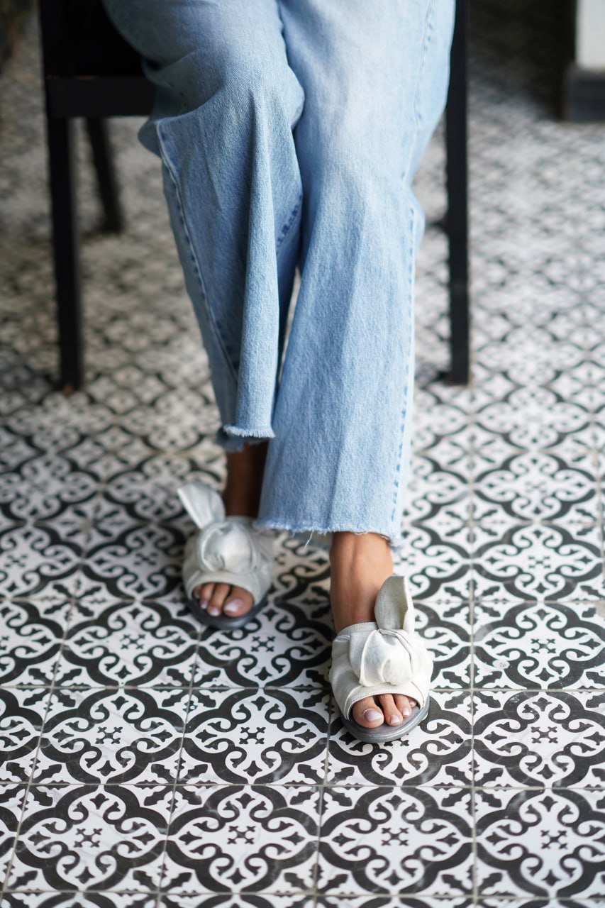 IMG_8040 Elegant Silver - Image 1